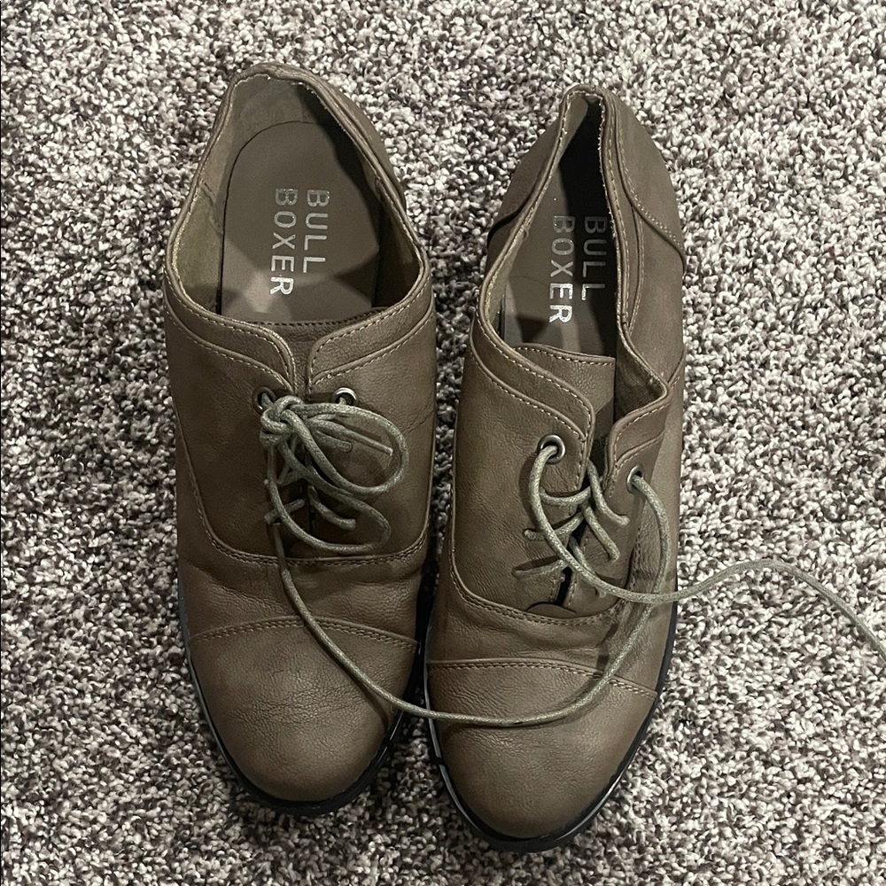 Bullboxer Women's Brown Lace-Up Flats